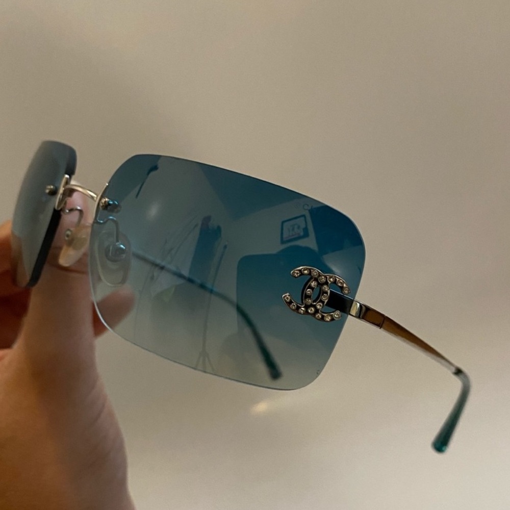 CHANEL RIMLESS SUNGLASSES - Picture 1 of 4
